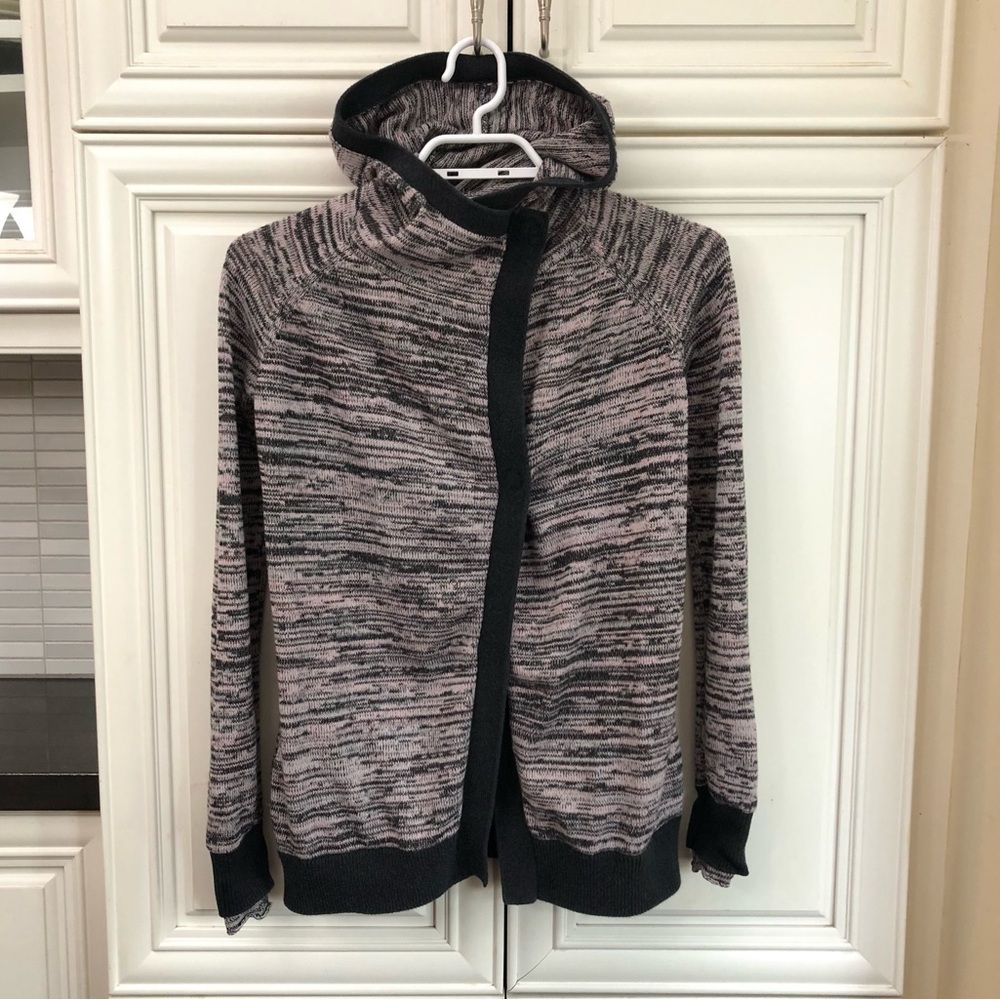 Ivivva by Lululemon girl’s cardigan sweater